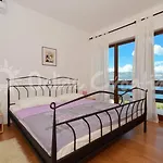 Apartman Fjaba - By The Sea - With The Big Terraces & Great Sea View Trogir