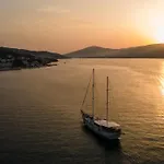 Fjaba - By The Sea - With The Big Terraces & Great Sea View *