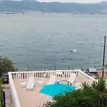 Apartman Fjaba - By The Sea - With The Big Terraces & Great Sea View Trogir
