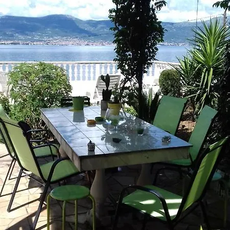 Fjaba - By The Sea - With The Big Terraces & Great Sea View * Trogir