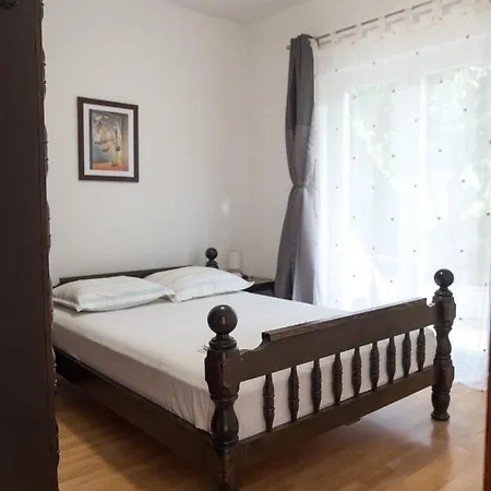 Apartment Fjaba - By The Sea - With The Big Terraces & Great Sea View
