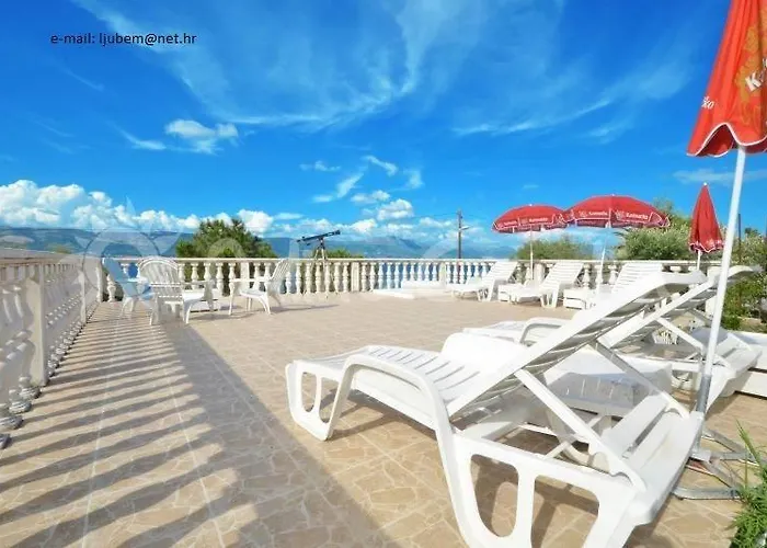 Апартаменти Fjaba - By The Sea - With The Big Terraces & Great Sea View
