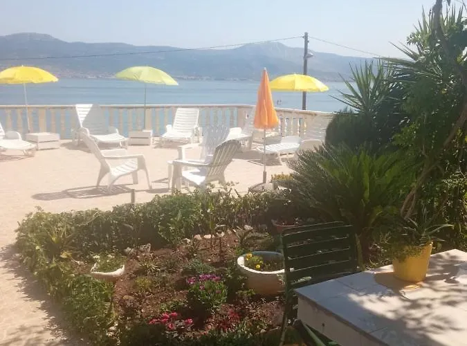 Fjaba - By The Sea - With The Big Terraces & Great Sea View Трогір