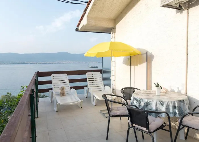 Fjaba - By The Sea - With The Big Terraces & Great Sea View Трогір