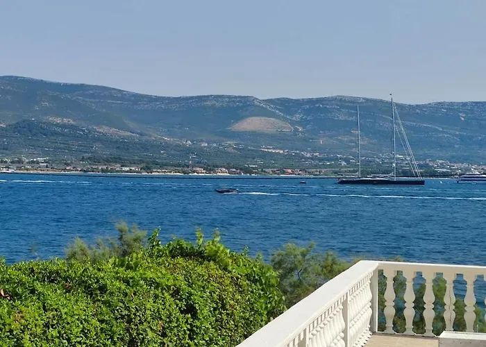 Fjaba - By The Sea - With The Big Terraces & Great Sea View * Трогір